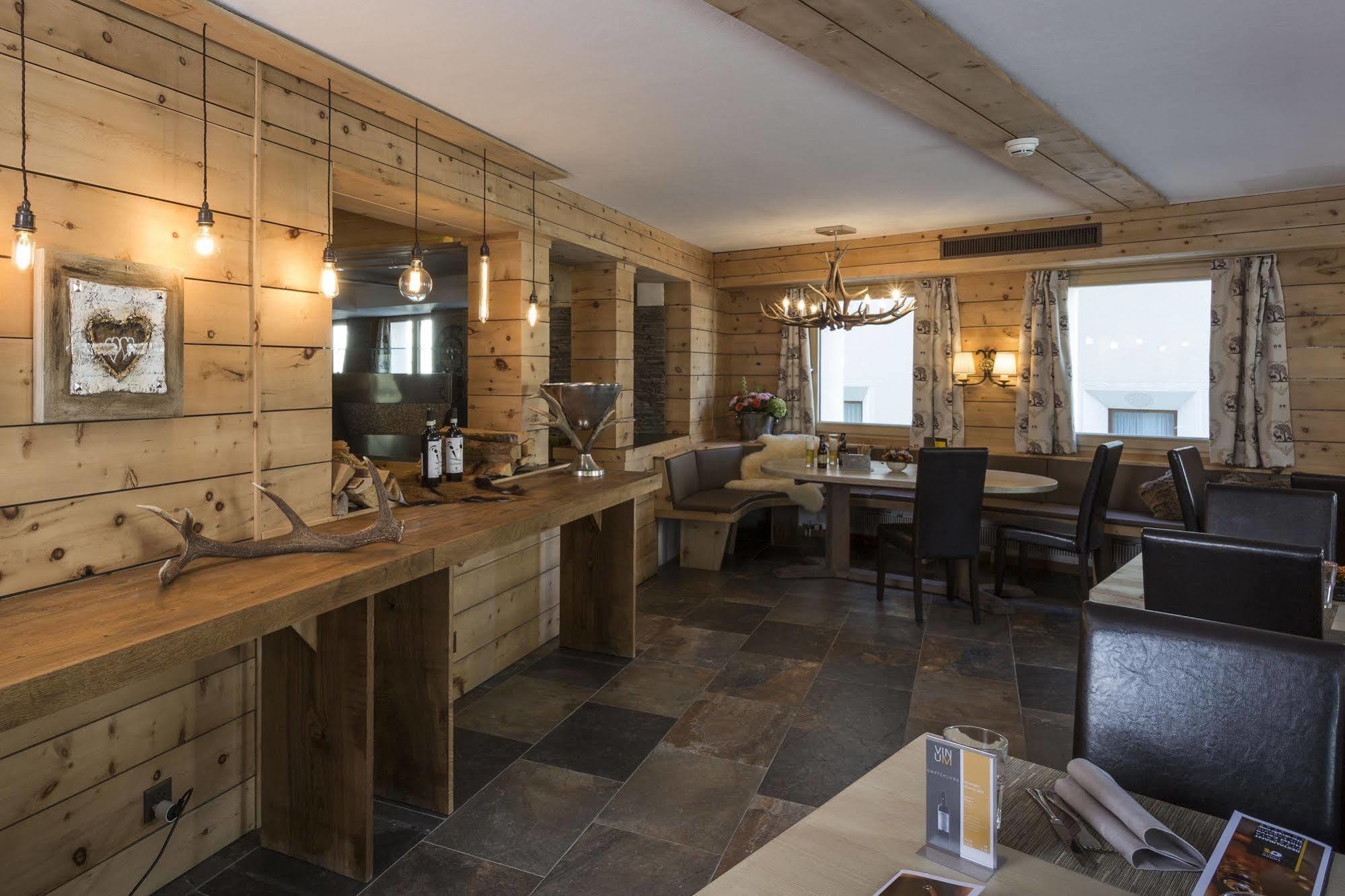Hotel Cervo ซิลส์มาเรีย ภายนอก รูปภาพ