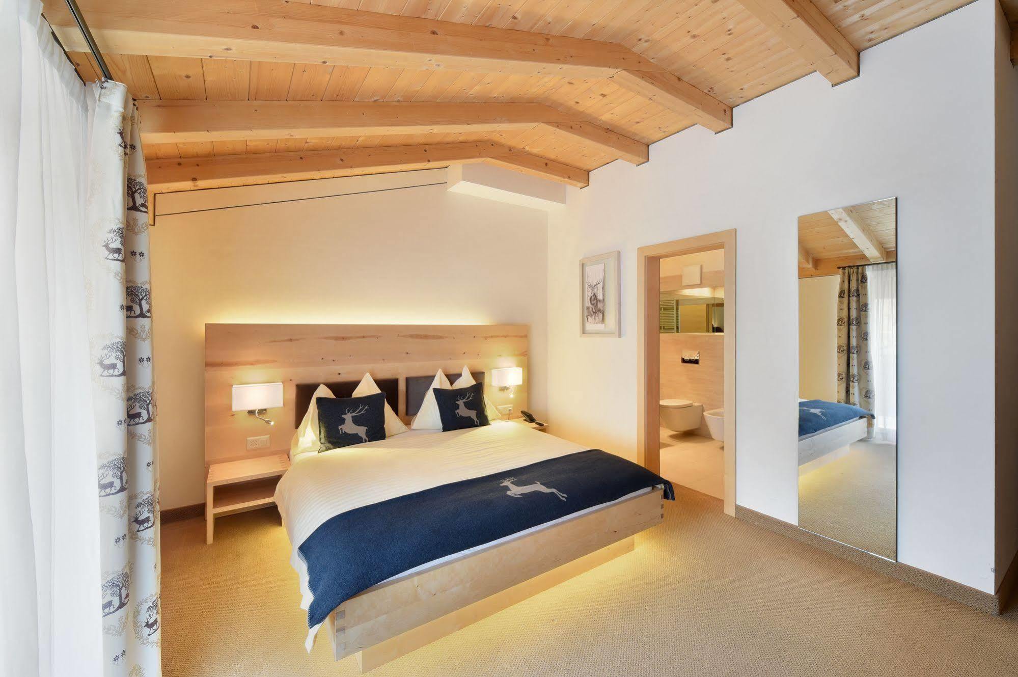 Hotel Cervo ซิลส์มาเรีย ภายนอก รูปภาพ