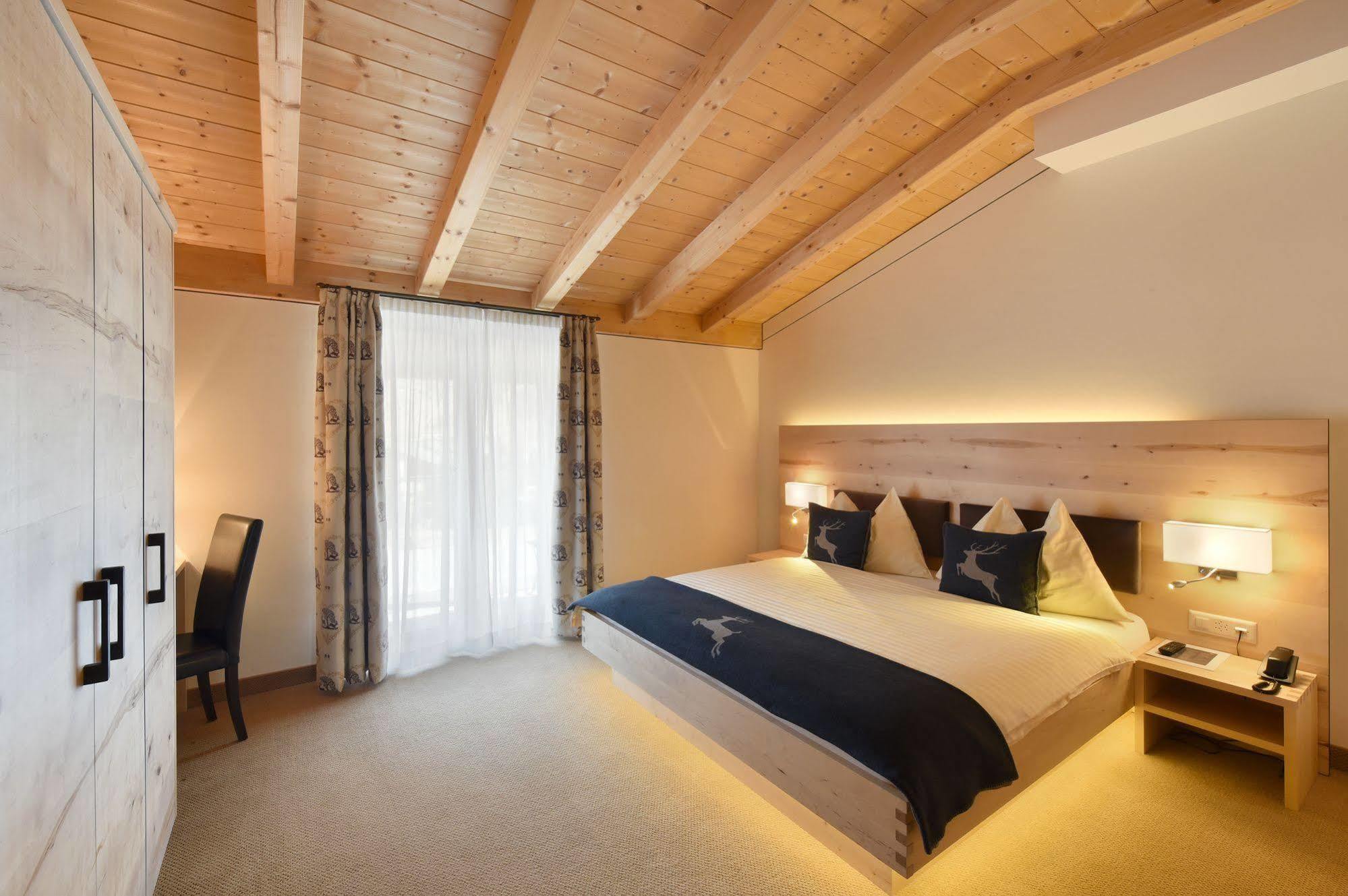 Hotel Cervo ซิลส์มาเรีย ภายนอก รูปภาพ